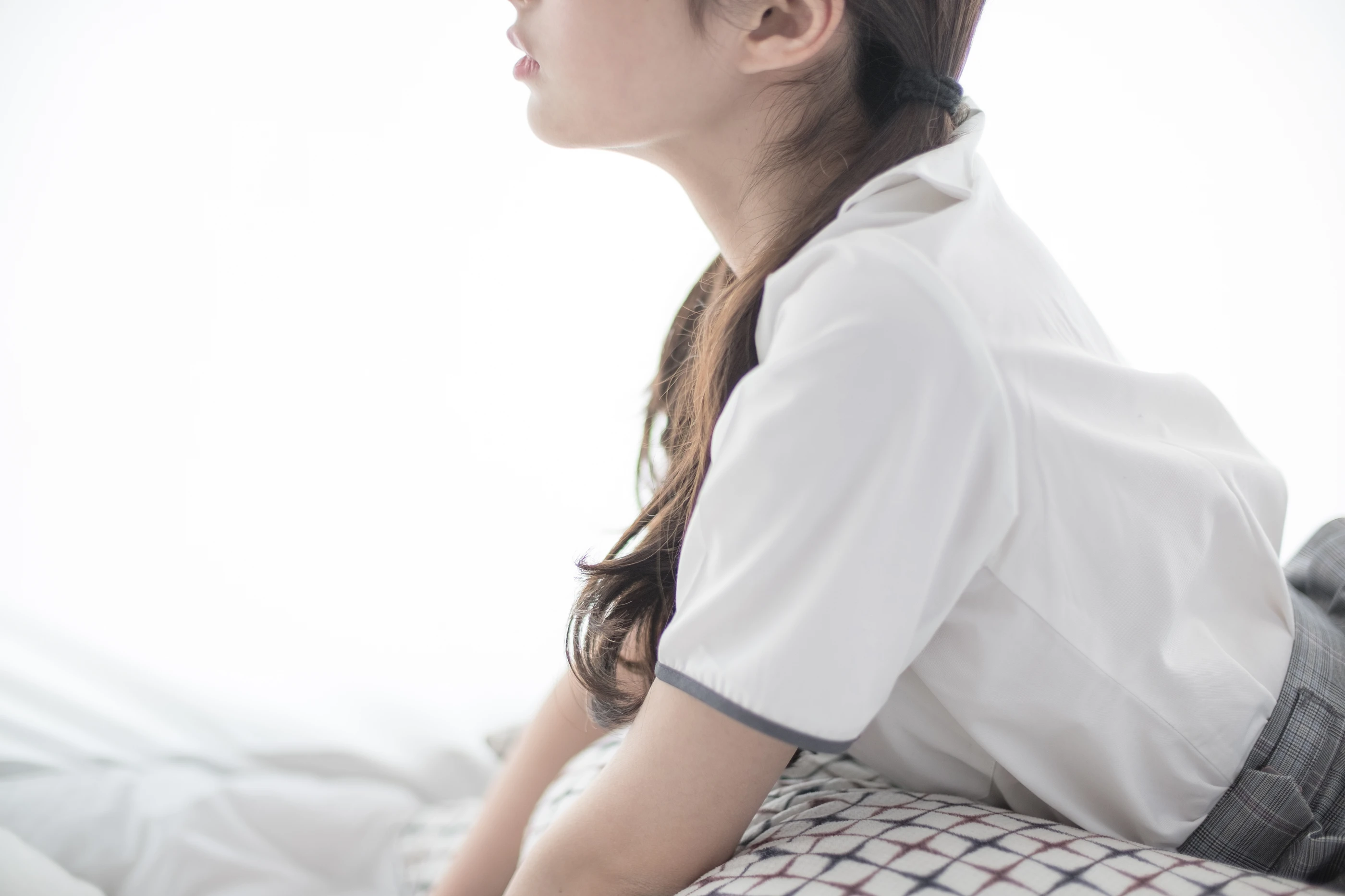 森萝财团 [R15-009] 床上JK白丝 [84P]插图7